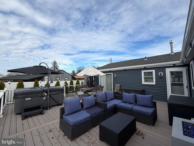 24 CRAIG DR, Woodbury, NJ 08096