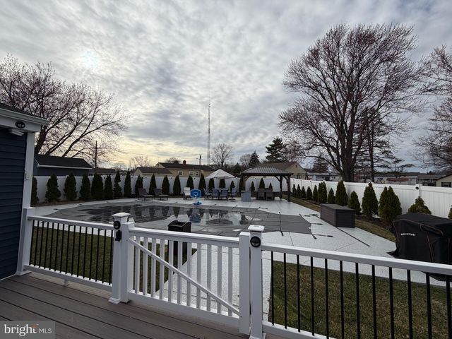 24 CRAIG DR, Woodbury, NJ 08096