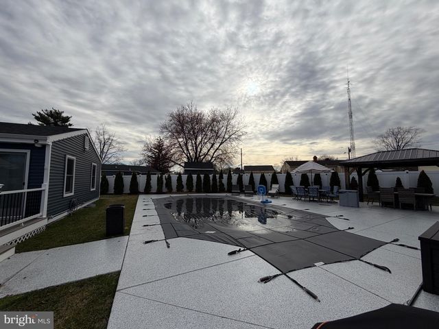 24 CRAIG DR, Woodbury, NJ 08096