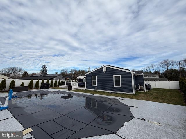 24 CRAIG DR, Woodbury, NJ 08096