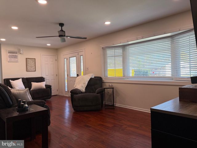 24 CRAIG DR, Woodbury, NJ 08096