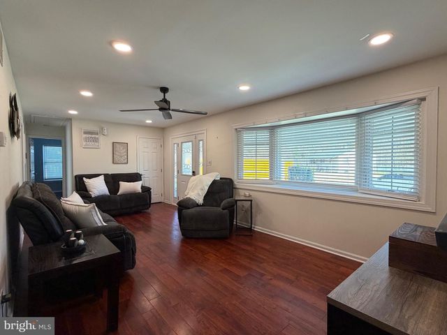 24 CRAIG DR, Woodbury, NJ 08096