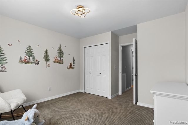 29588 Sycamore Drive, Warren, MI 48092
