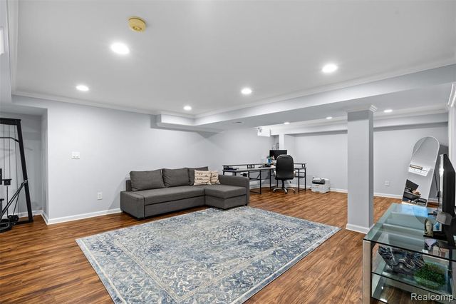 29588 Sycamore Drive, Warren, MI 48092