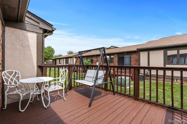 29588 Sycamore Drive, Warren, MI 48092