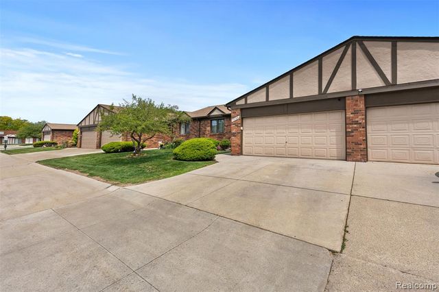29588 Sycamore Drive, Warren, MI 48092
