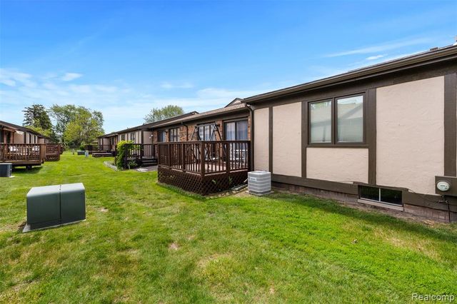 29588 Sycamore Drive, Warren, MI 48092