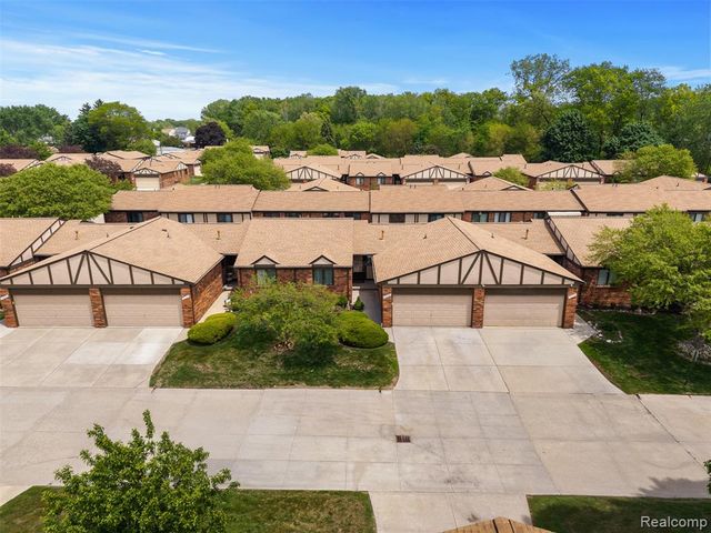29588 Sycamore Drive, Warren, MI 48092