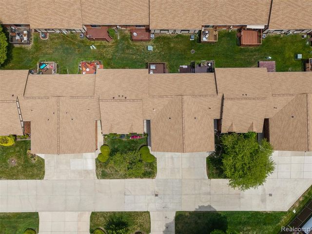 29588 Sycamore Drive, Warren, MI 48092