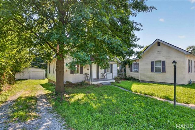 438 N 5th Street, Belleville, IL 62220