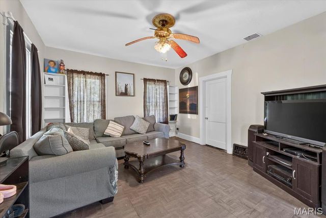 438 N 5th Street, Belleville, IL 62220