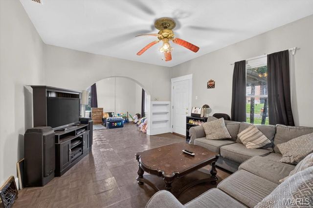 438 N 5th Street, Belleville, IL 62220