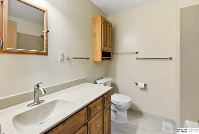 2213 Greensboro Avenue, Bellevue, NE 68005