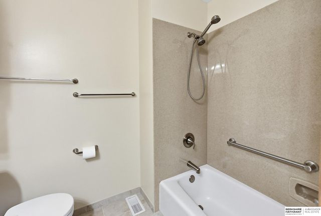 2213 Greensboro Avenue, Bellevue, NE 68005