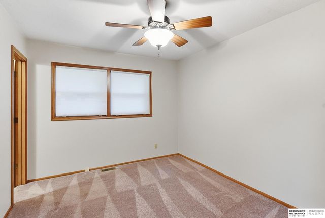 2213 Greensboro Avenue, Bellevue, NE 68005
