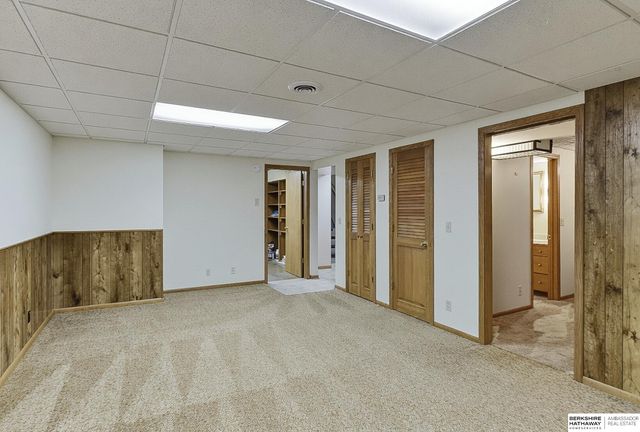 2213 Greensboro Avenue, Bellevue, NE 68005