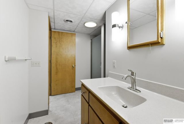 2213 Greensboro Avenue, Bellevue, NE 68005