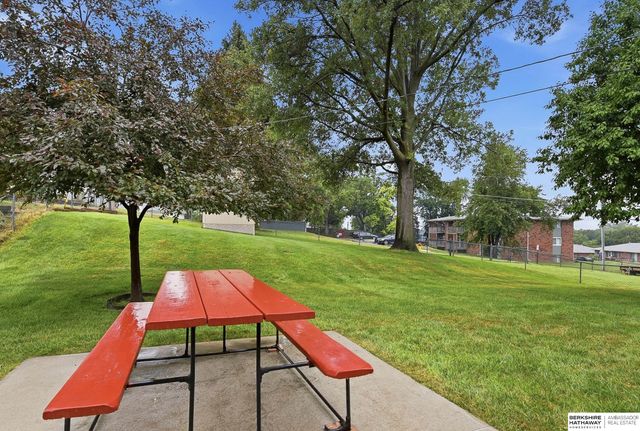 2213 Greensboro Avenue, Bellevue, NE 68005
