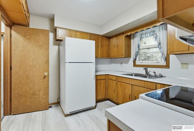 2213 Greensboro Avenue, Bellevue, NE 68005