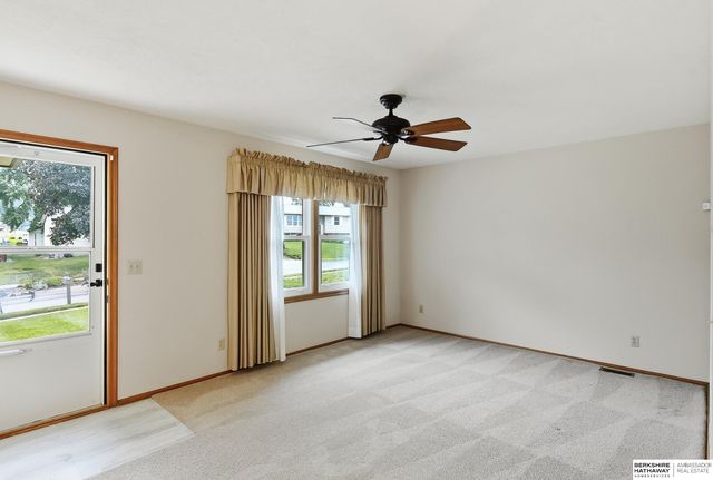 2213 Greensboro Avenue, Bellevue, NE 68005