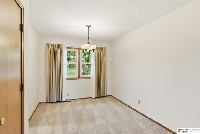 2213 Greensboro Avenue, Bellevue, NE 68005