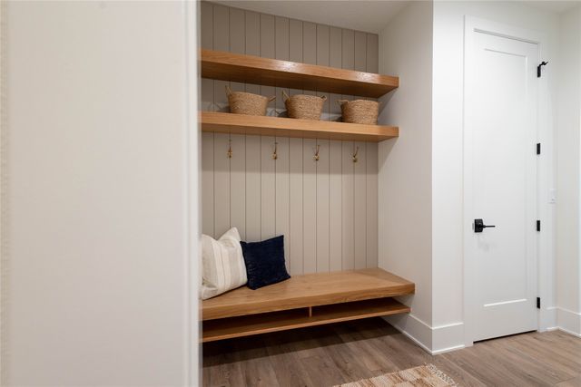 18109 Tanglewood Drive, Clive, IA 50325