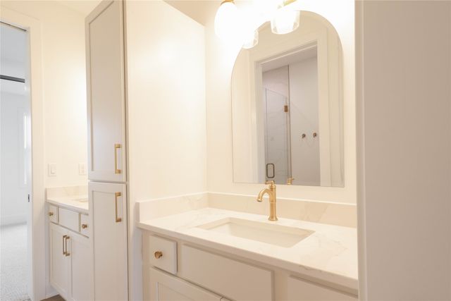 18109 Tanglewood Drive, Clive, IA 50325