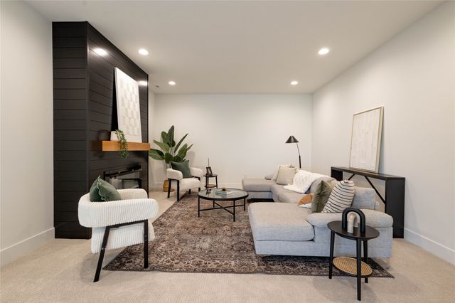 18109 Tanglewood Drive, Clive, IA 50325