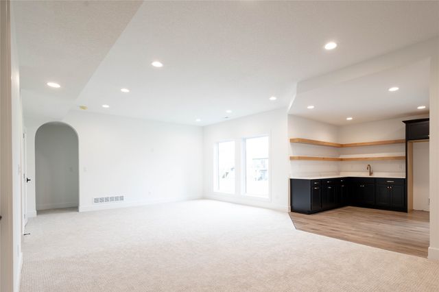 18109 Tanglewood Drive, Clive, IA 50325