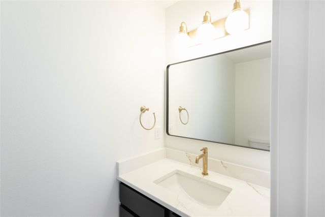 18109 Tanglewood Drive, Clive, IA 50325