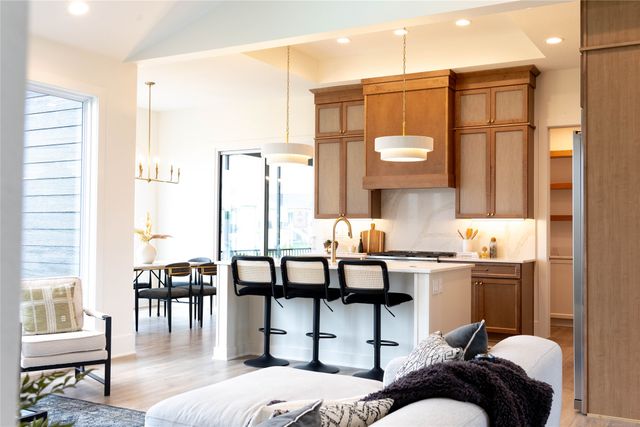 18109 Tanglewood Drive, Clive, IA 50325