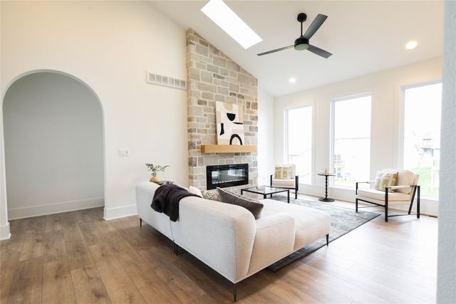 18109 Tanglewood Drive, Clive, IA 50325