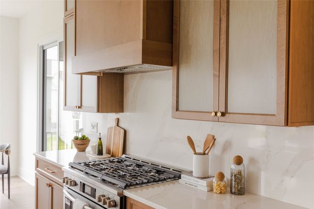 18109 Tanglewood Drive, Clive, IA 50325