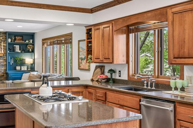 12990 57th Avenue N, Plymouth, MN 55442