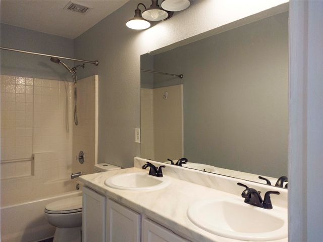 920 Kendall Drive, Arlington, TX 76001
