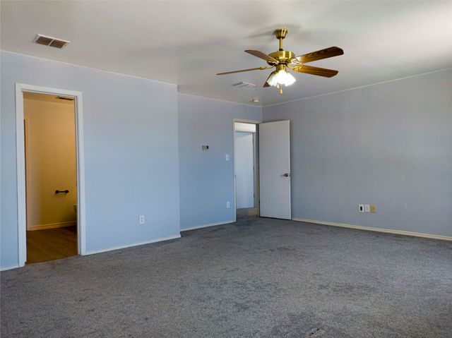 920 Kendall Drive, Arlington, TX 76001