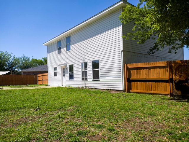920 Kendall Drive, Arlington, TX 76001