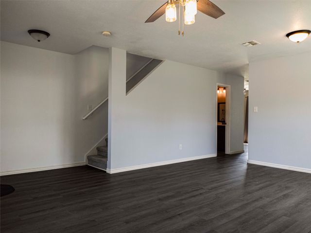 920 Kendall Drive, Arlington, TX 76001