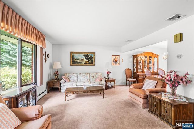 13 Lake Drive, Westwood, NJ 07675