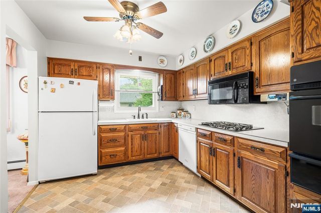 13 Lake Drive, Westwood, NJ 07675