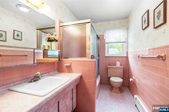 13 Lake Drive, Westwood, NJ 07675