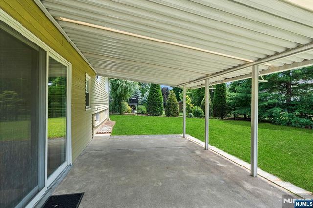 13 Lake Drive, Westwood, NJ 07675