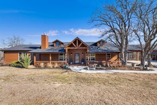 542 Whispering Oaks, Sunset, TX 76270