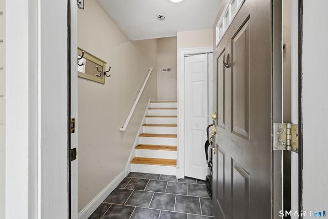 2 Stetson Place 2, Danbury, CT 06811