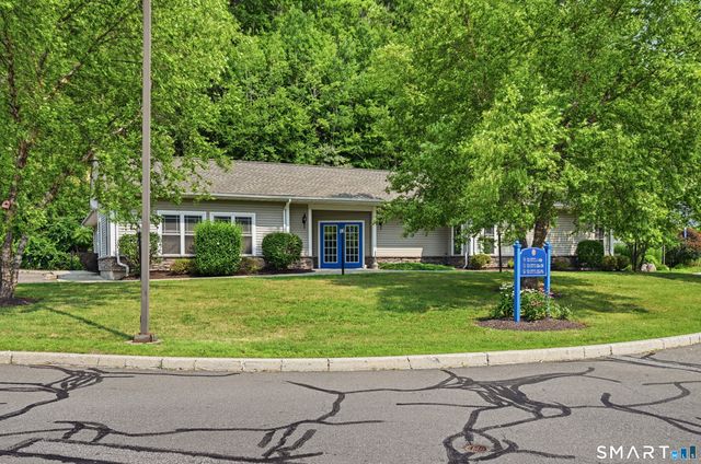 2 Stetson Place 2, Danbury, CT 06811