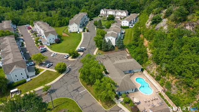 2 Stetson Place 2, Danbury, CT 06811