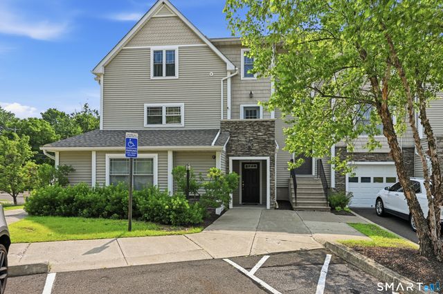 2 Stetson Place 2, Danbury, CT 06811