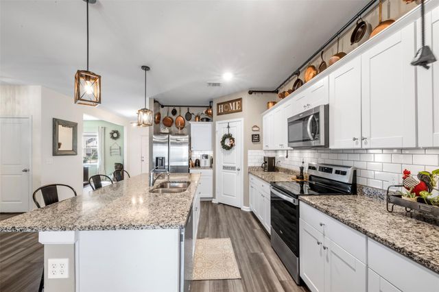 1081 Water Oak Lane, Brookshire, TX 77423