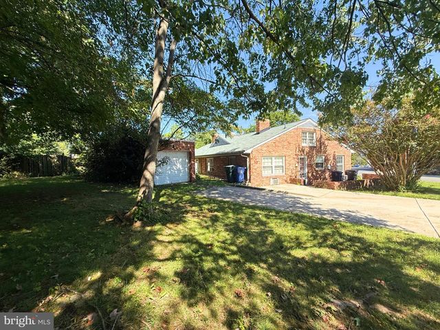 600 W GLEBE RD, Alexandria, VA 22305