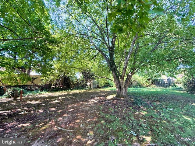 600 W GLEBE RD, Alexandria, VA 22305